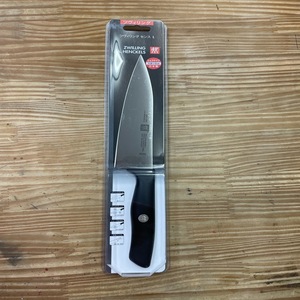 新品未使用品/ZWILLING J.A.HENCKELS(ツヴィリング センス L) 送料無料/シェフナイフ/刃渡り１８ｃｍ/日本製